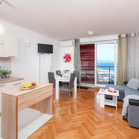Beachfront Zeljko Apartment