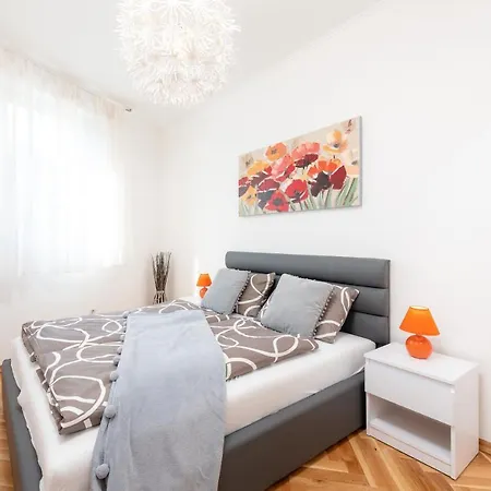 Beachfront Zeljko Апартаменты *